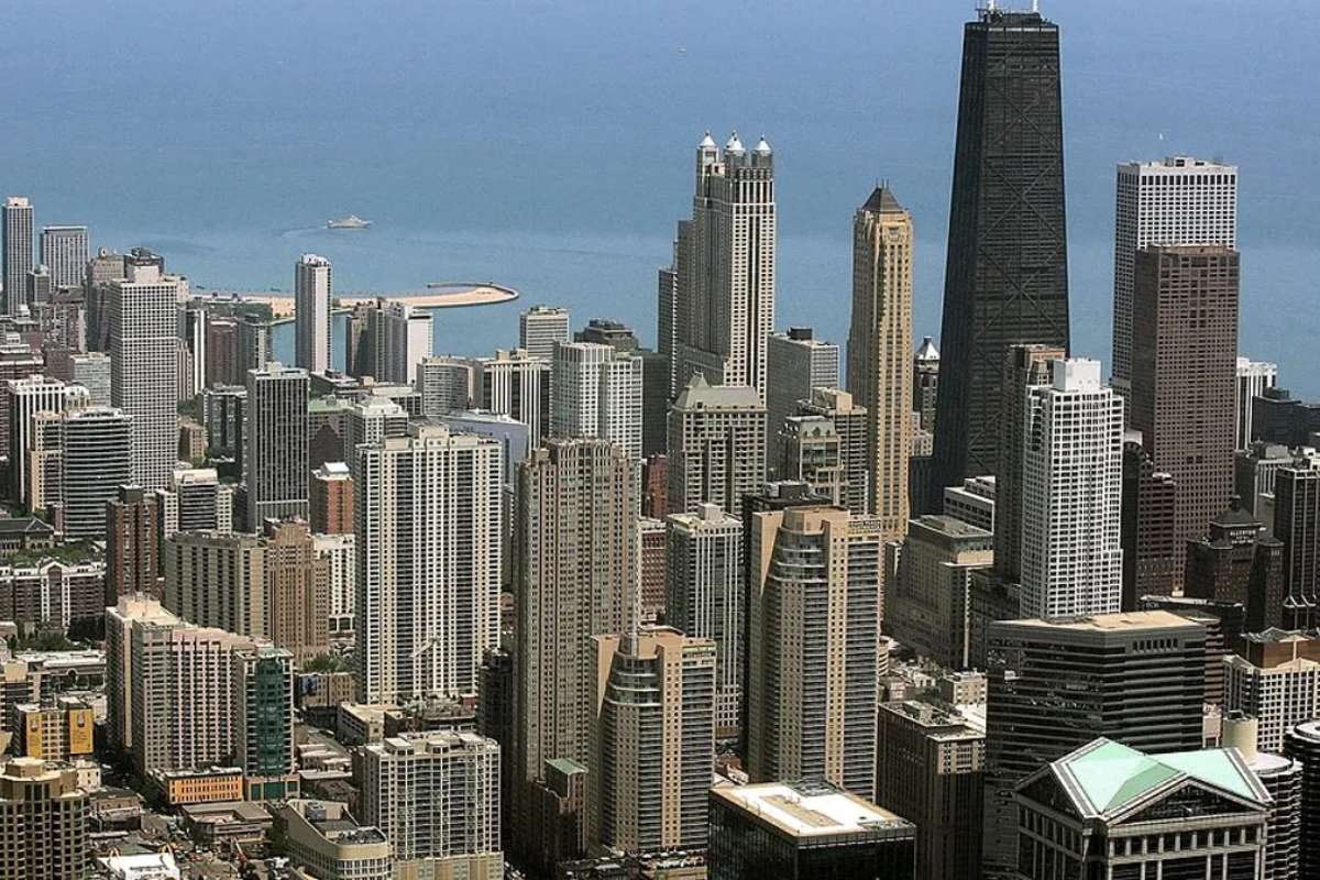 Chicago Commits to 100% Renewable Energy for City Buildings