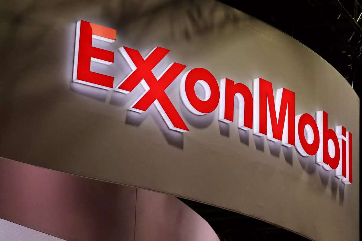 Exxon Mobil to Boost Oil Output Despite Market Concerns