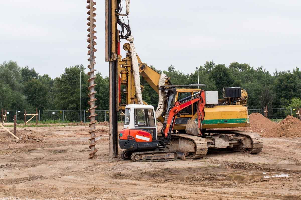 The Complexities and Challenges of Onshore Drilling: Navigating Environmental, Technical, and Operational Hurdles