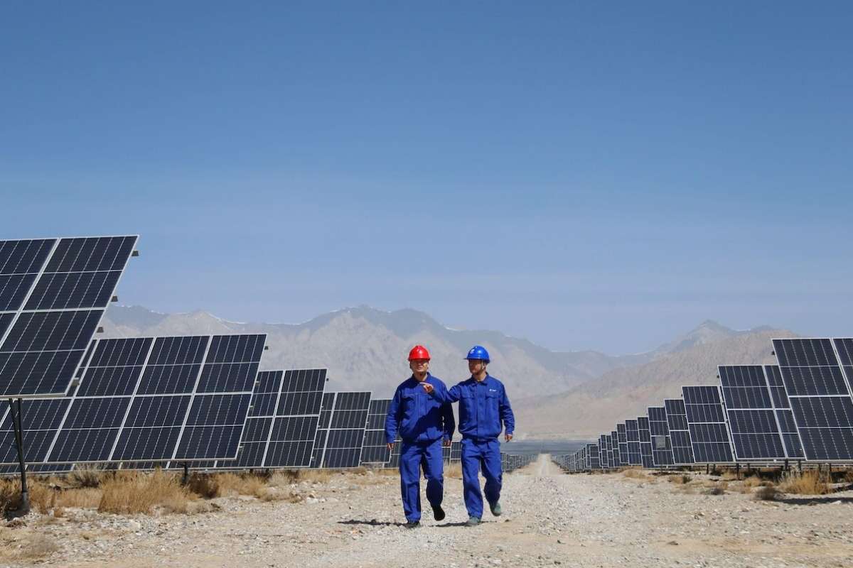 China Accelerates Solar Expansion as Carbon Emissions Decline for First Half of 2025
