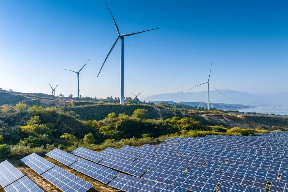 Global Renewable Energy Investment Hits $386 Billion in First Half of 2025 Amid Policy Shifts