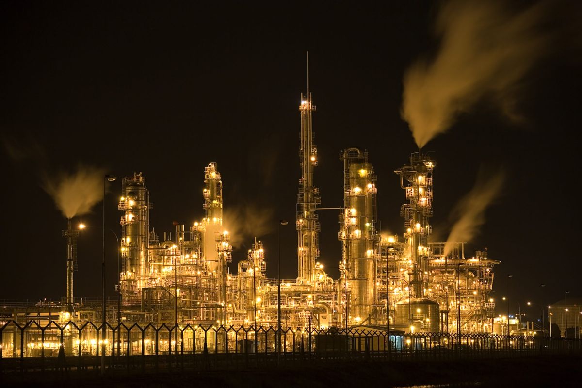 Lindsey Oil Refinery Faces Closure as Officials Pursue Partial Asset Sales