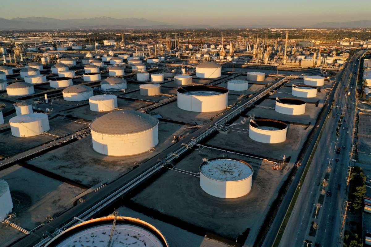 Oil Prices Edge Higher as Supply Constraints and Refinery Disruptions Tighten Market Outlook