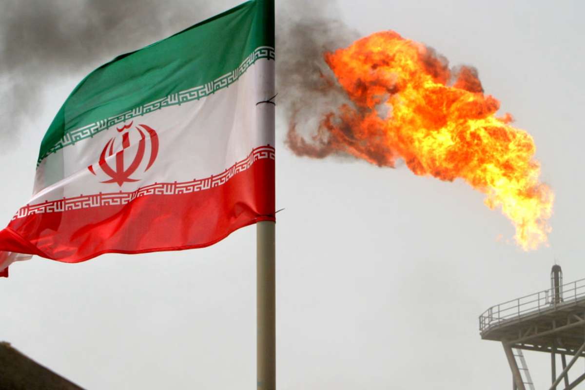 Oil Prices Rise Over 1% as Sanctions Target Iranian Supply, Industry Eyes OPEC+ Meeting