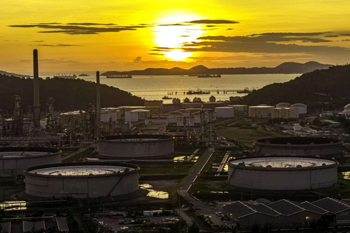 Oil Price Rise After Three-Day Decline on Lower US Stockpiles | Oil Gas Energy Magazine