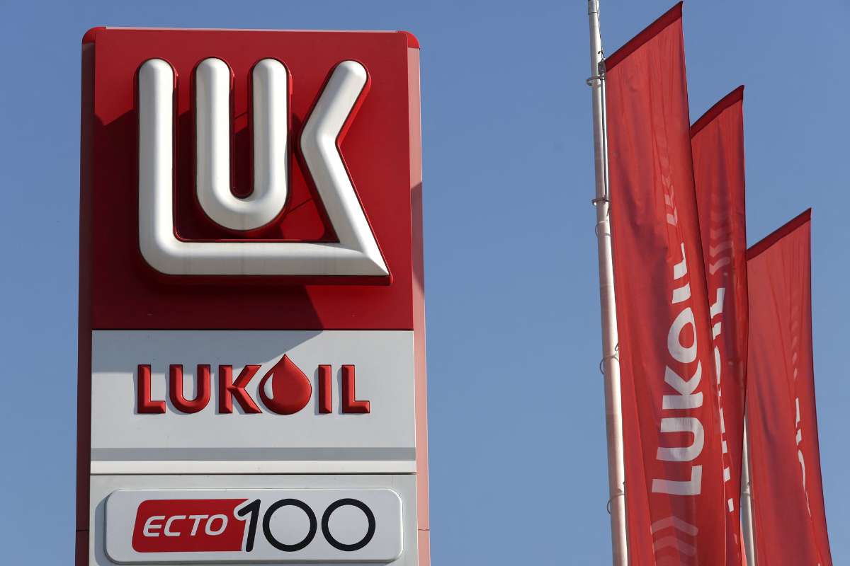 Carlyle Weighs Bid for Lukoil asset Overseas Portfolio | Oil Gas Energy Magazine